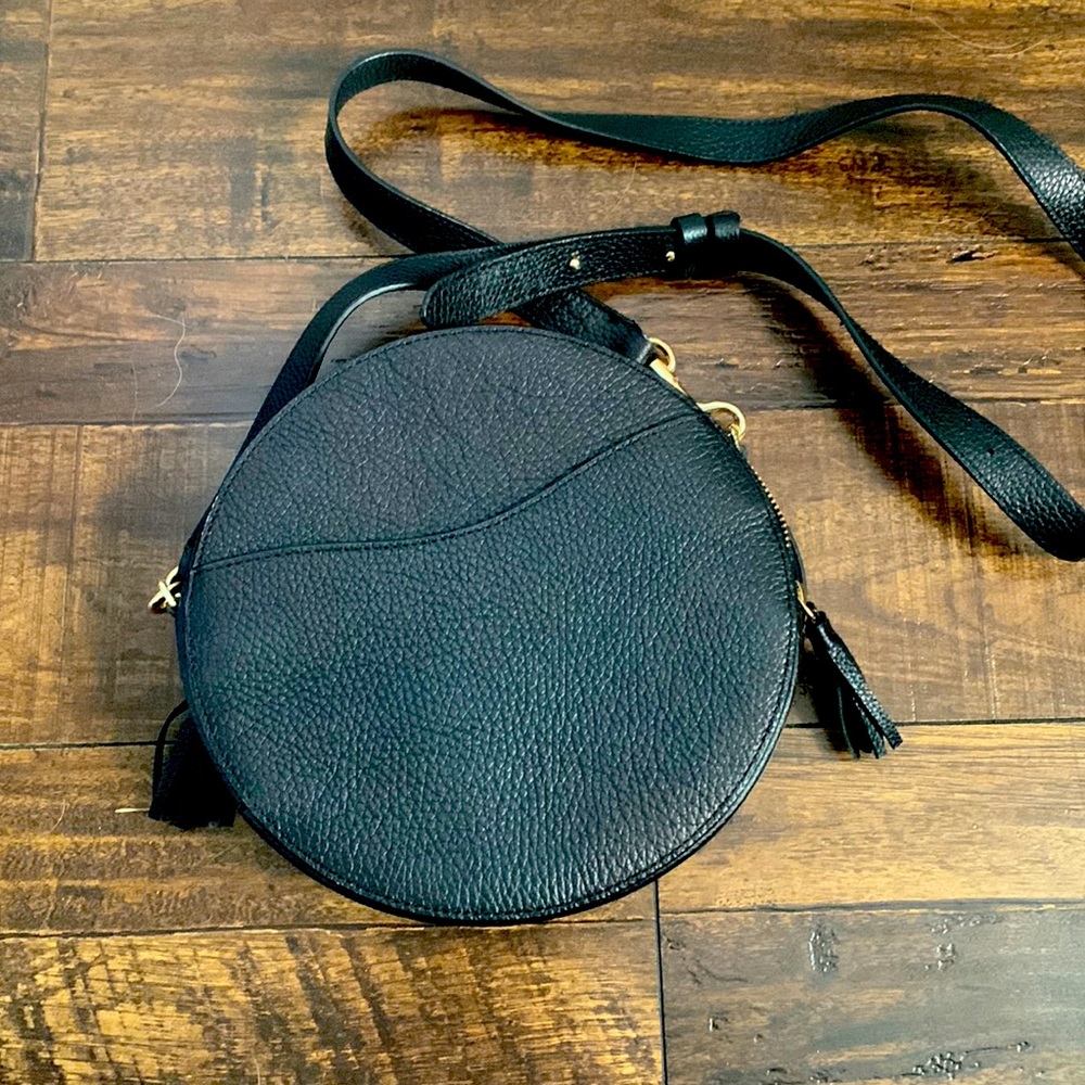 Cuyana black and gold round purse